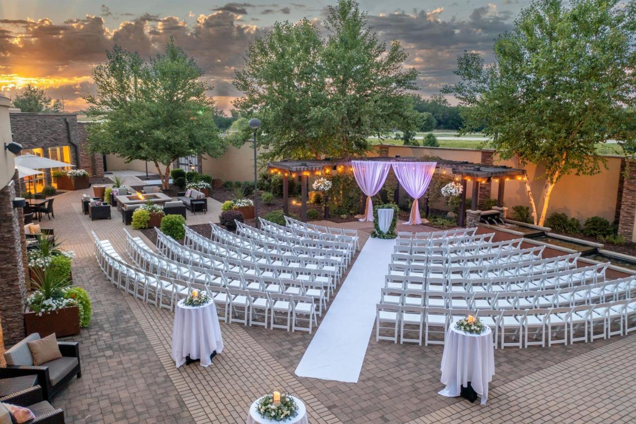 Courtyard Mankato Hotel & Event Center Экстерьер фото