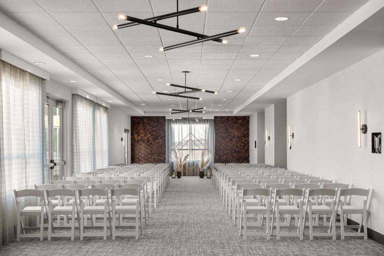 Courtyard Mankato Hotel & Event Center Экстерьер фото