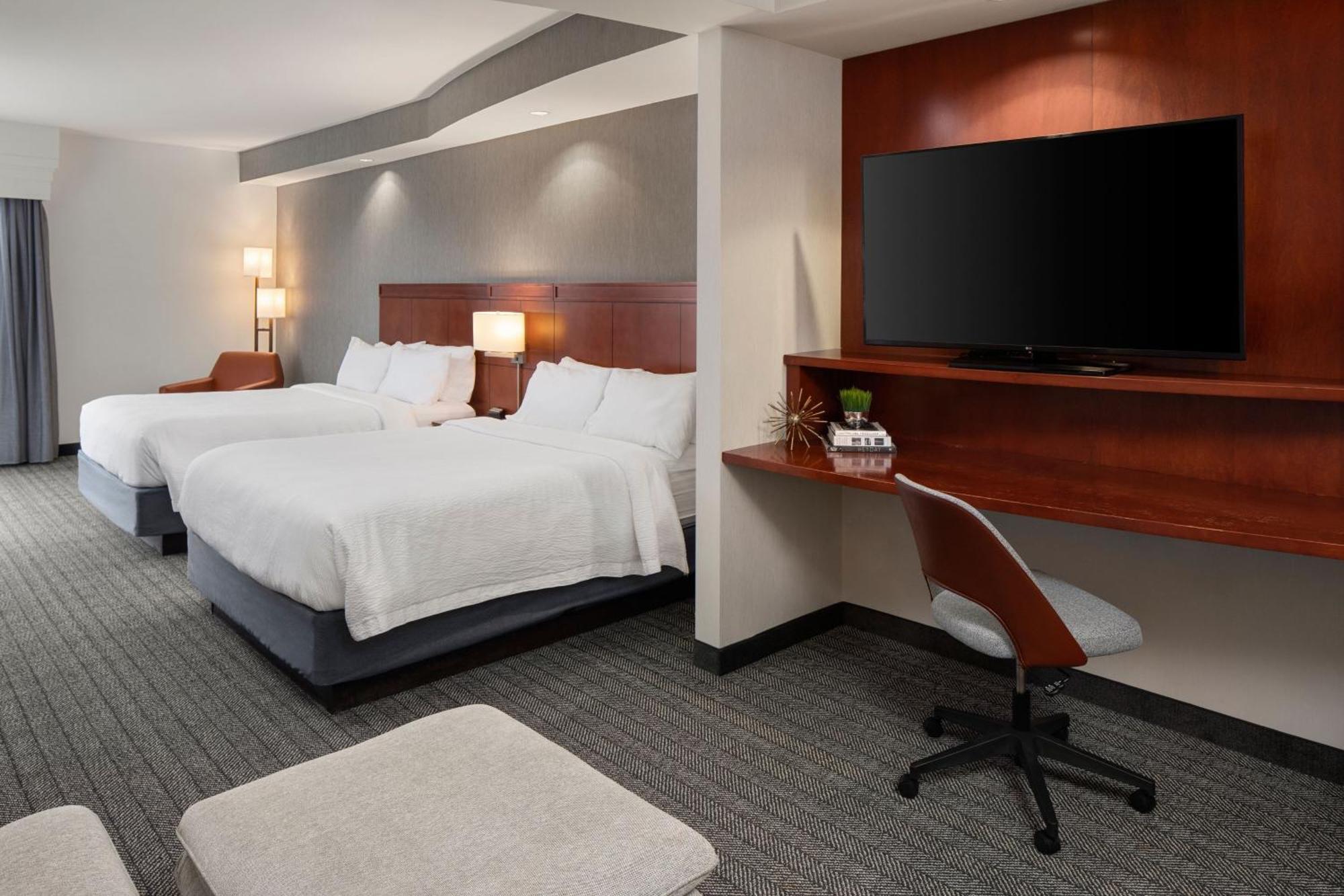 Courtyard Mankato Hotel & Event Center Экстерьер фото