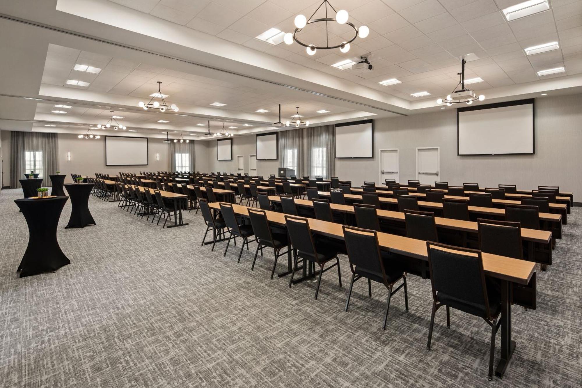 Courtyard Mankato Hotel & Event Center Экстерьер фото