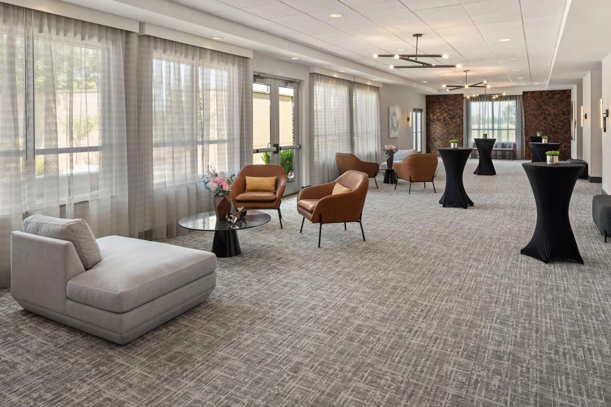 Courtyard Mankato Hotel & Event Center Экстерьер фото
